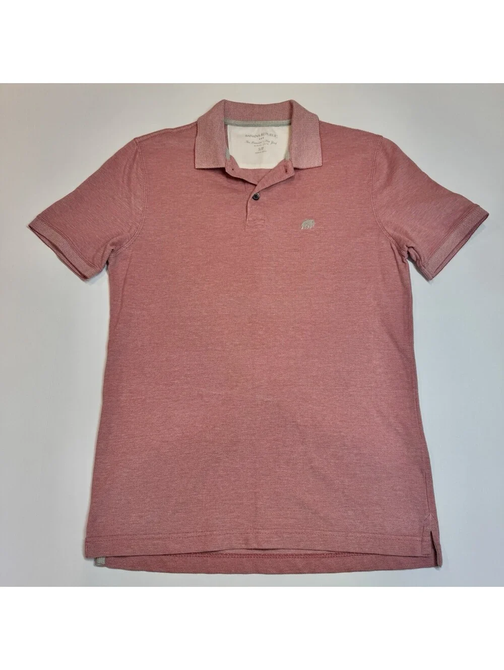 Banana Republic Mens Polo Shirt Size Small Coral 2 Button Short Sleeve Collared